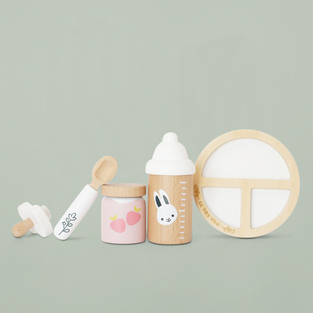 Le Toy Van Baby Doll Nursing Set Contents