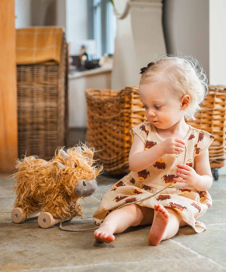 Hubert Highland Cow Pull Along Toy